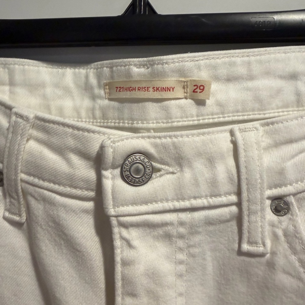 Levi’s White 721 High-Rise Skinny Jeans - Picture 2 of 3